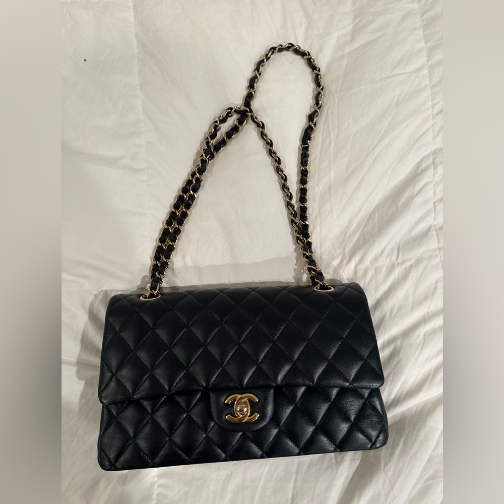 CHANEL Classic Medium Double Flap Bag